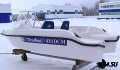 Стеклопластиковая моторная лодка Wyatboat-430 DCM (килевая)
