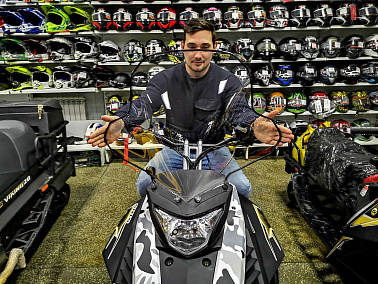 Стекло ветровое для снегохода STELS S 150/200  КАПИТАН увеличенное полиуриетан